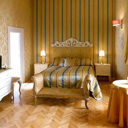Palazzo Antica Via Appia Bed & Breakfast Bitonto Exterior photo